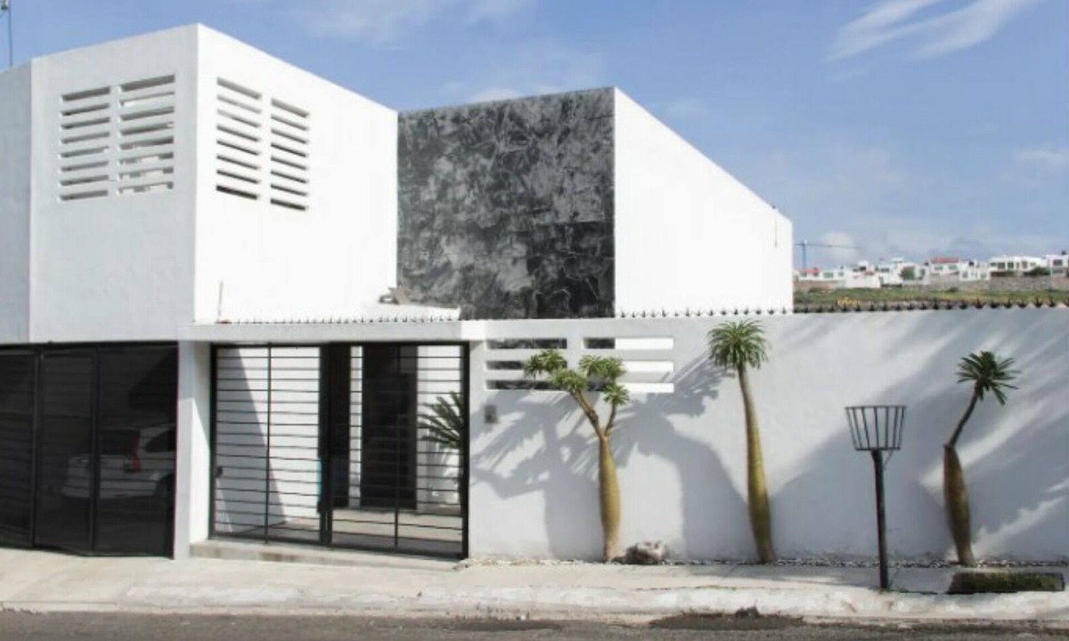 Queretaro Apartment | Kava I " Quédate con nosotros"