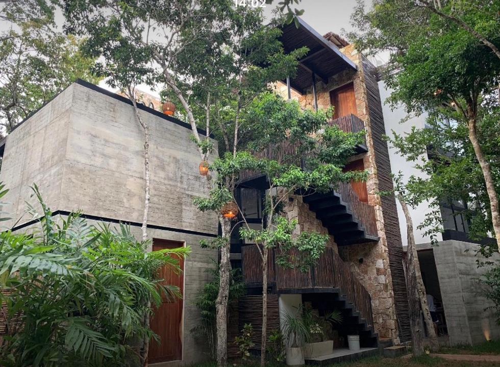 Chemuyil Hotel | La Casa de María 11:11