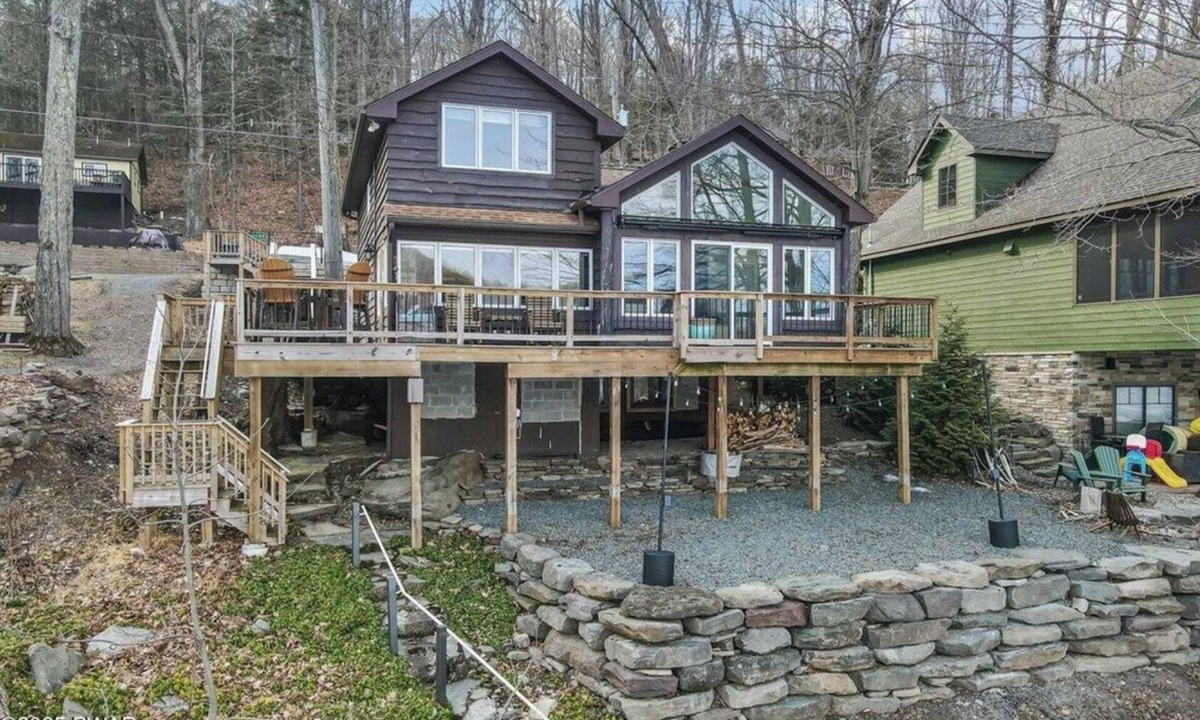 Greentown House | Lakefront Retreat with Unobstructed Lake View + Spacious Dock!