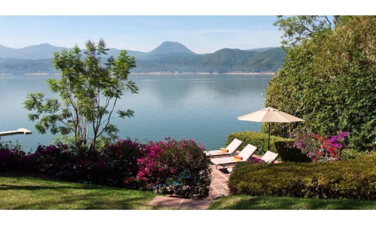 La Pena House | Lakehouse with private dock CASA LAGO - LA PEÑA