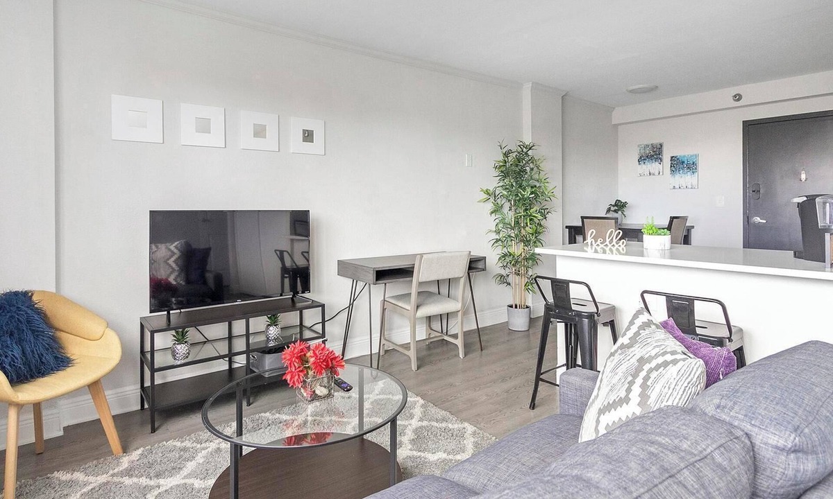 St. Petersburg Apartment | Landing | Chic Studio, Yoga Studio, Pool