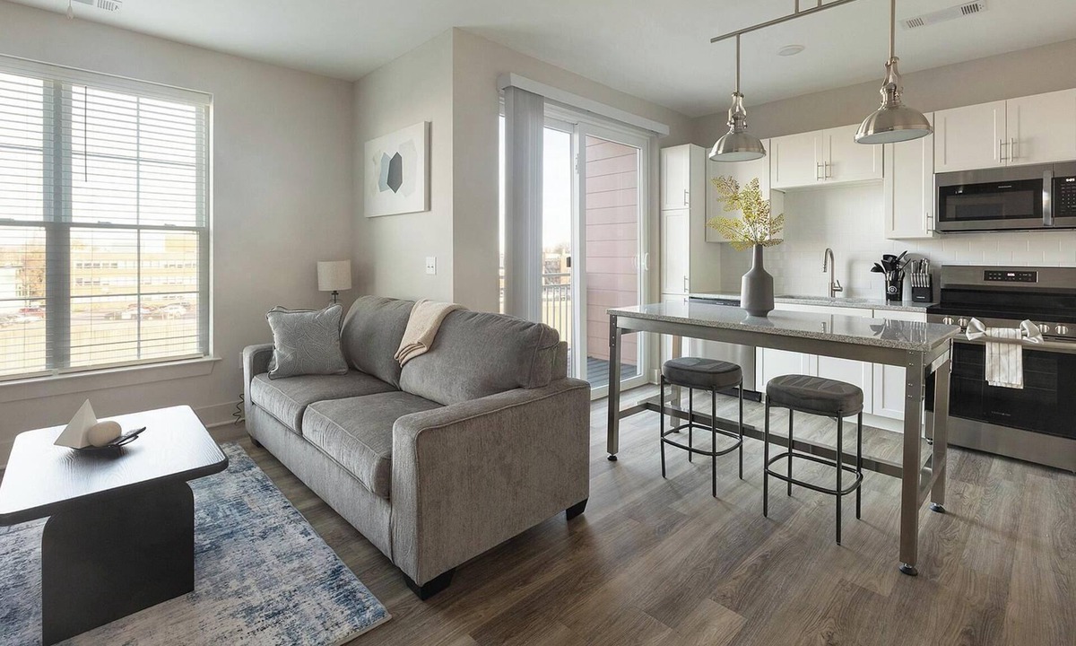 Richmond Apartment | Landing | Modern 1BD, Game Room, Courtyard