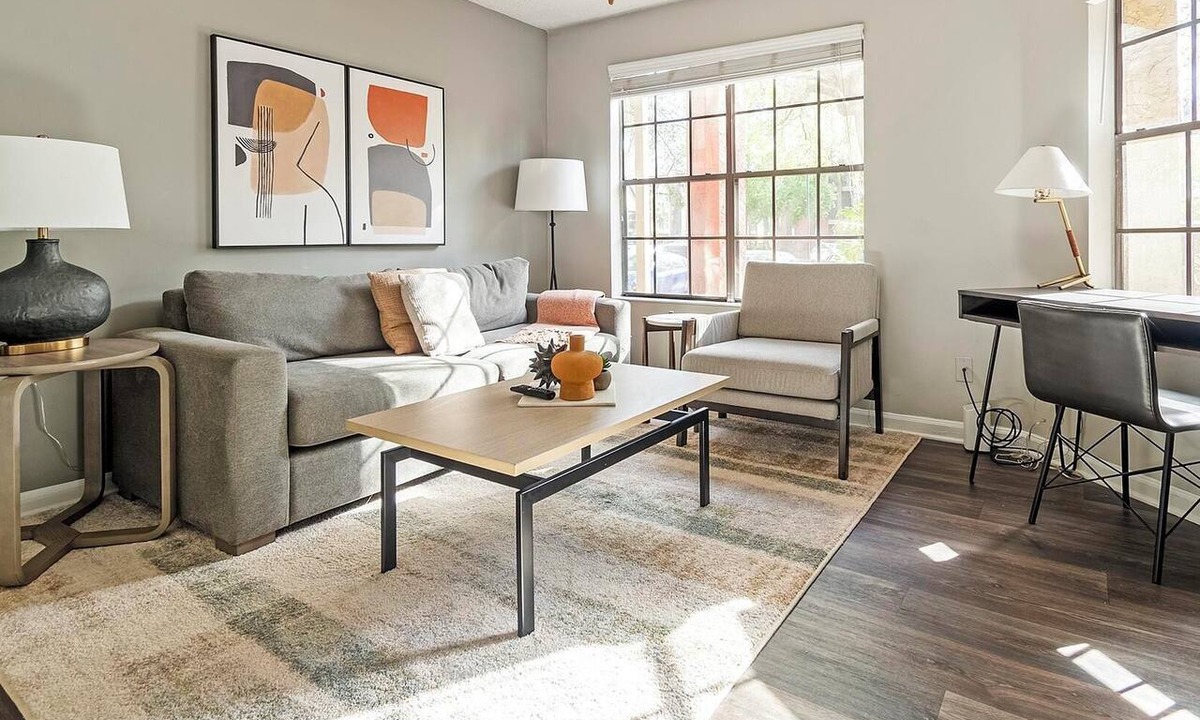 Sunbeam Apartment | Landing | Modern 1BD, Gym, Courtyard