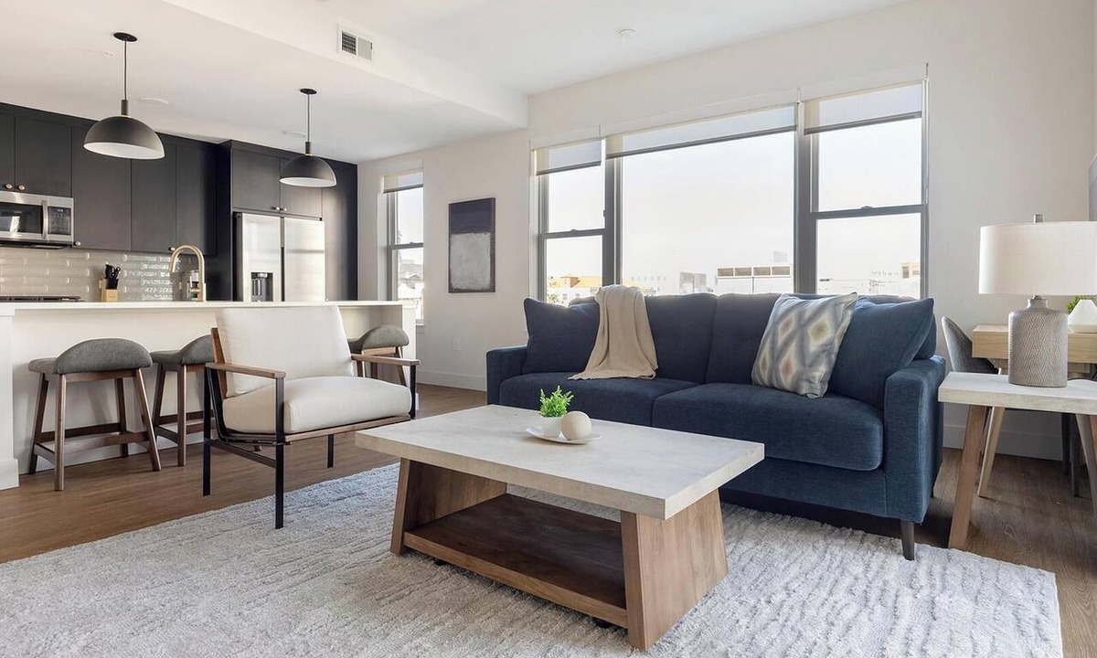 Uptown Apartment | Landing | Modern 2BD, Rooftop Lounge, Gym