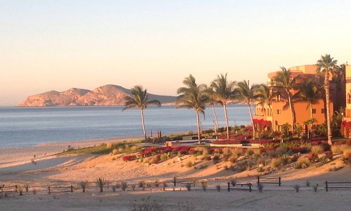 San Jose del Cabo Condo | Lovers Paradise ☆ Ocean Views ☆ Luxury King ☆ Hidden Gem ☆ Couples ☆ Beachfront