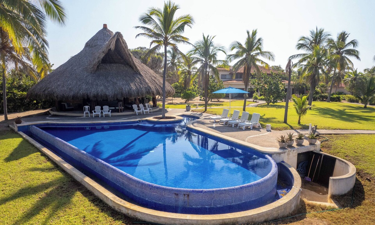 Barra de Potosi House | Lush Beachfront Oasis Near Ixtapa/Zihuatanejo