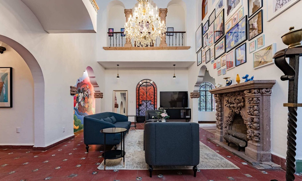 Anahuac House | Luxe Anzures Mansion in Prime Location, Sleeps 24