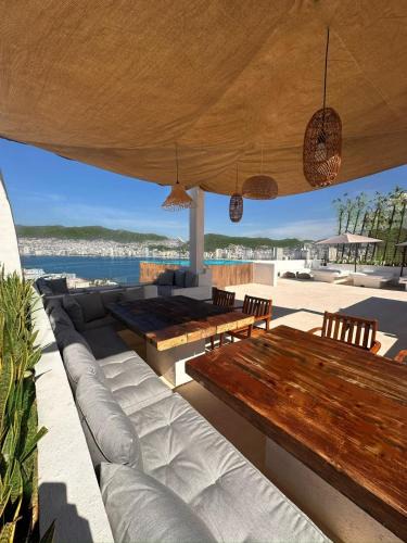Playa Guitarron Villa | LUXO Casa en Acapulco Zona Brisas Guitarrón con vistas espectaculares y 2 albercas
