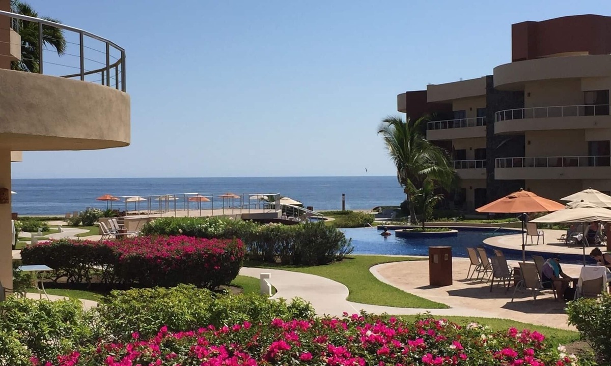 Isla Navidad Condo | LUXURY 3br BEACH FRONT VACATION PROPERTIES