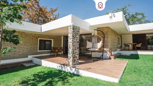 Cajititlan House | Luxury Bungalow Lake view Cajititlan