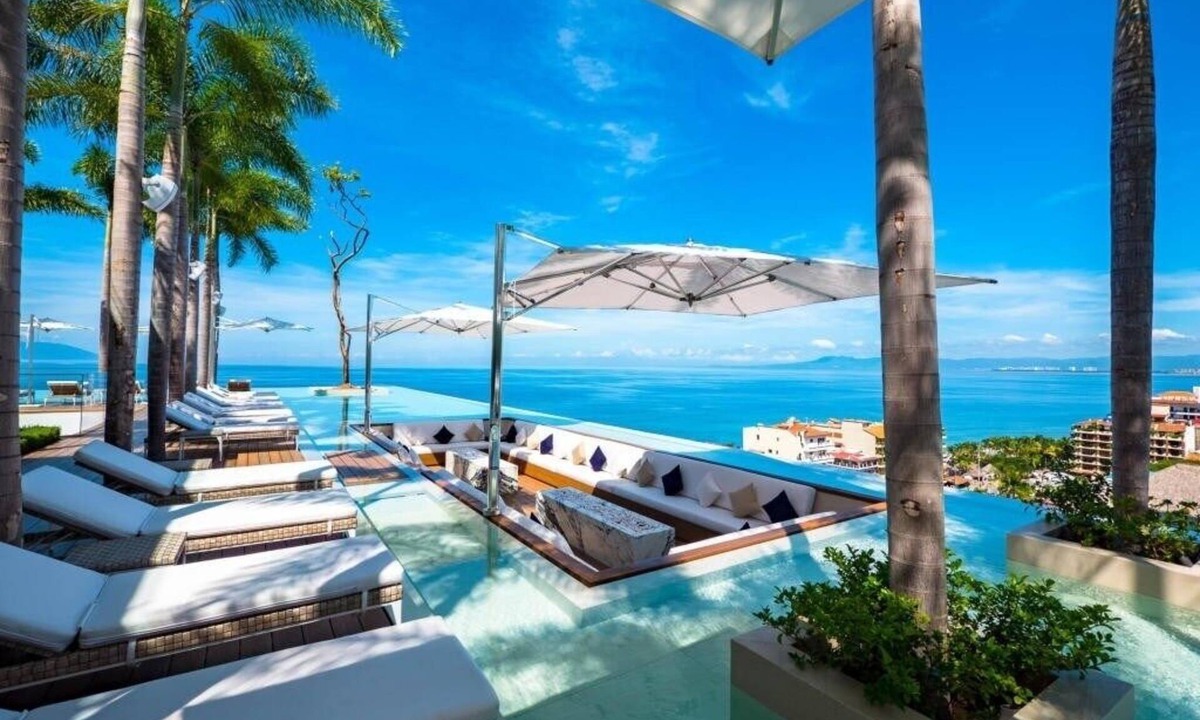 Amapas Condo | Luxury Condo In the Heart of Romantic Zone !