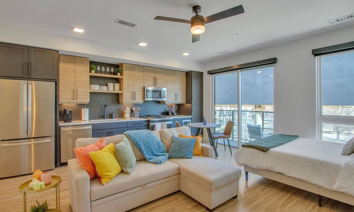 City Park West Apartment | Luxury Studio, Gym, Spa, Garage Parking 301