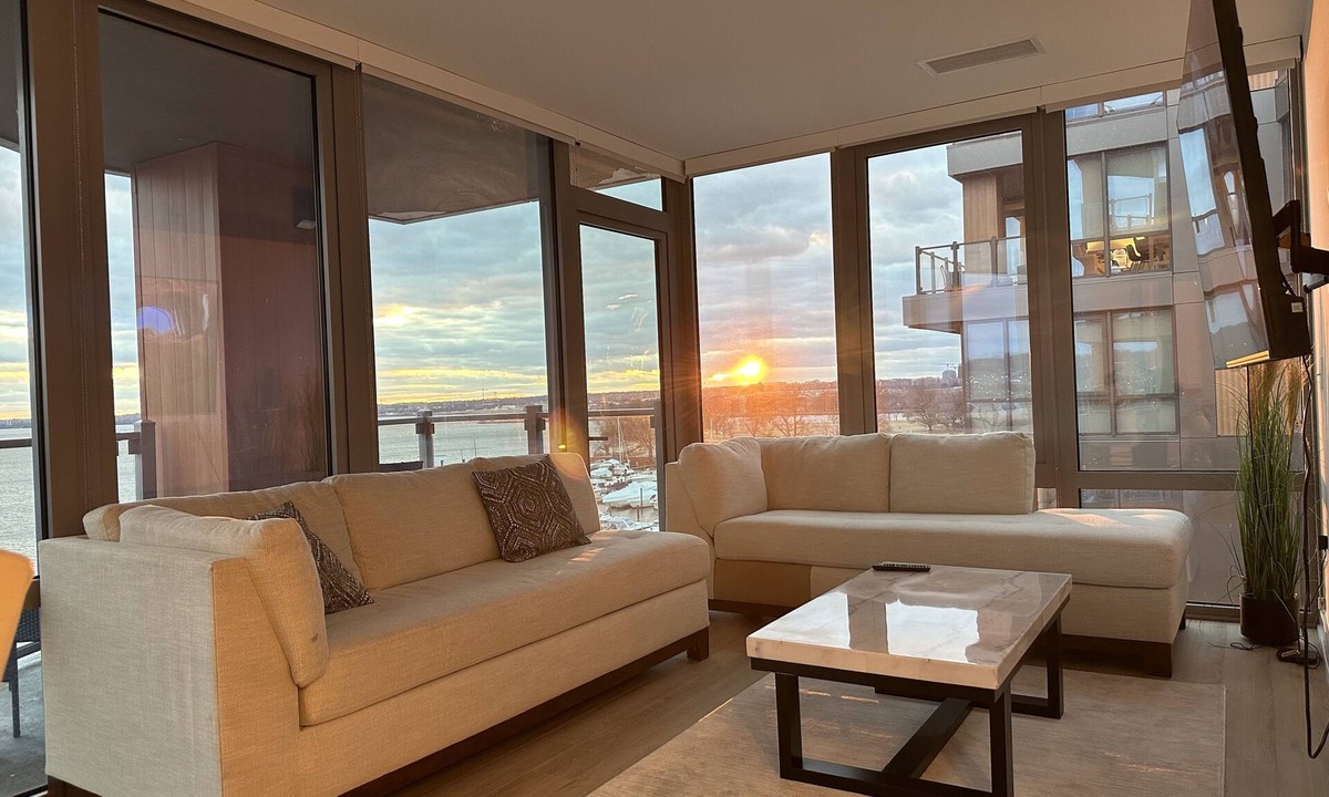 Southwest Apartment | Luxury waterfront view 2 bedroom 2 bathroom Unit