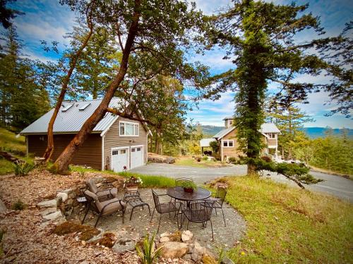 Deer Harbor House | Madrona Suite