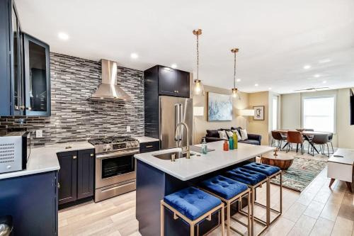 Powelton Village House | Modern Downtown Retreat 5BR-5Baths