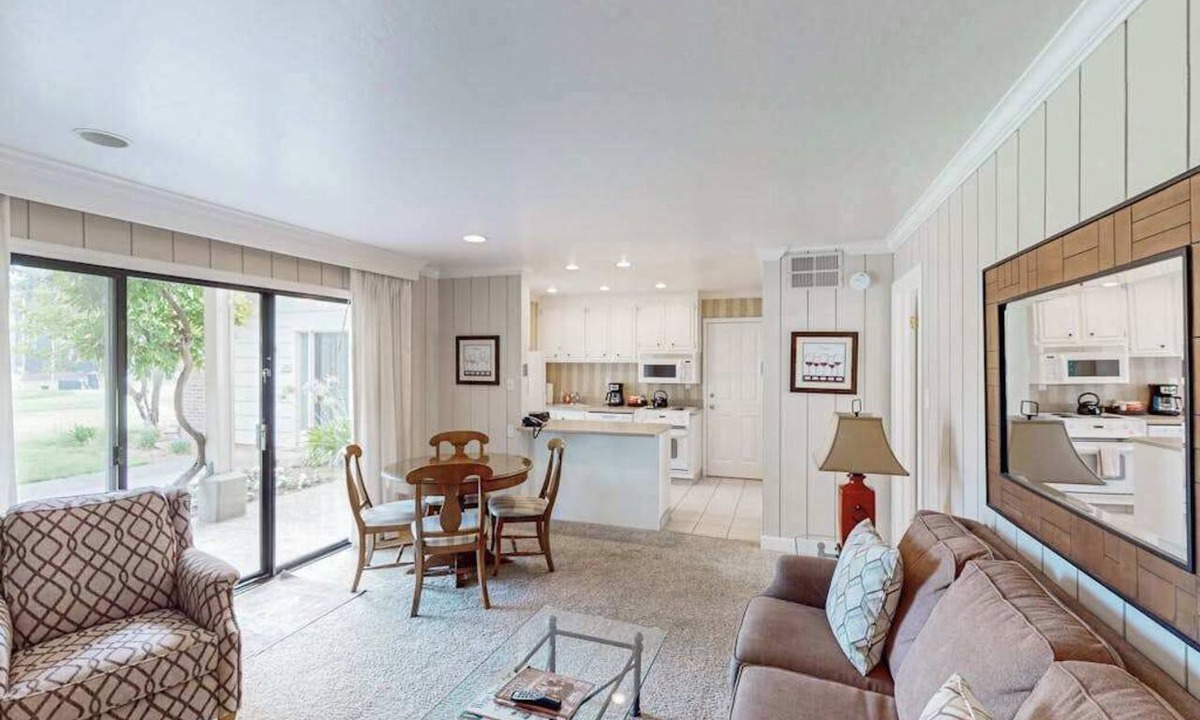 Napa Condo | Napa 1BR Silverado condo with golf view, fireplace & pool access