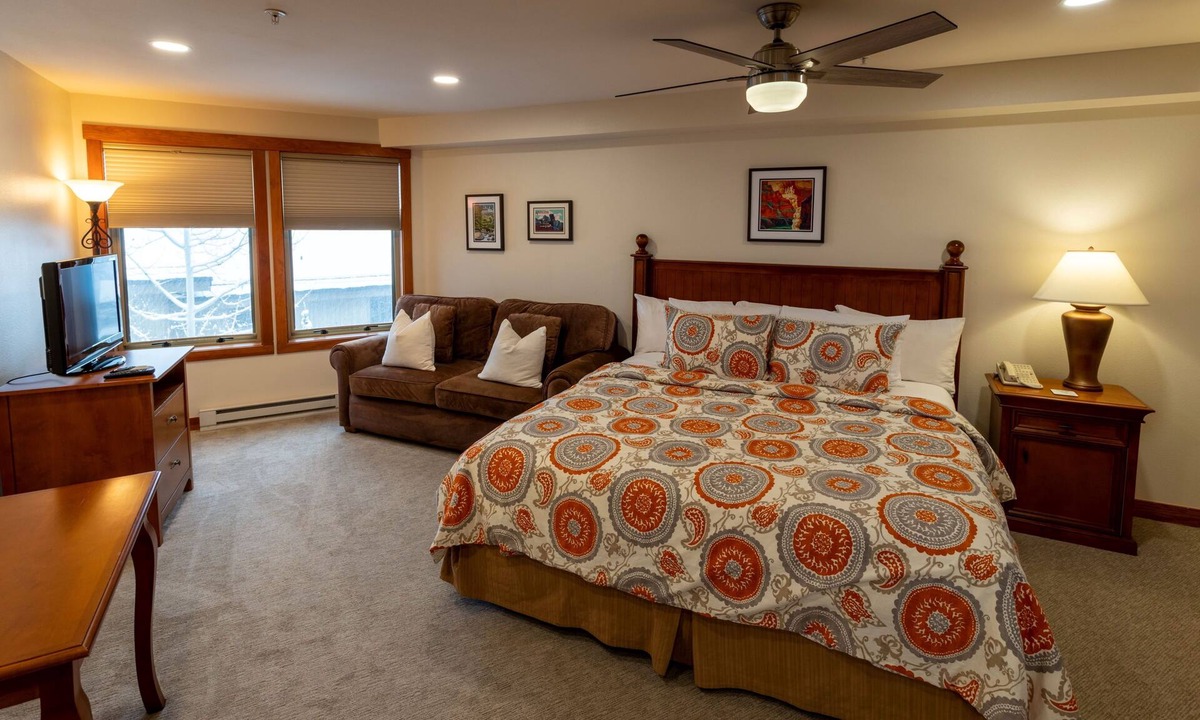 Salt Lake Mountain Resorts Hotel | NEW! 1307B - King Standard Eagle Springs West