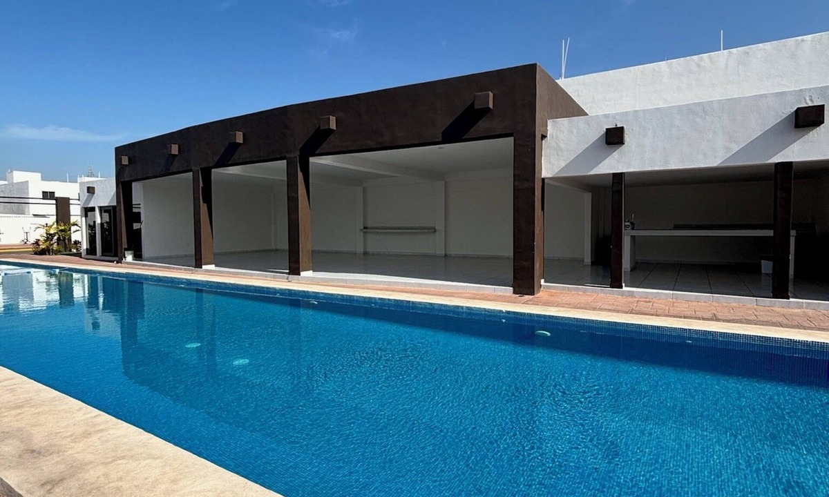 Sin Nombre House | New 3-bedroom townhome w/AC, WiFi, in Mazatlan. Fitness room, pool, club house