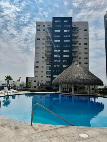 Queretaro Apartment | New Bamboo Horizon pool, gym and coworking