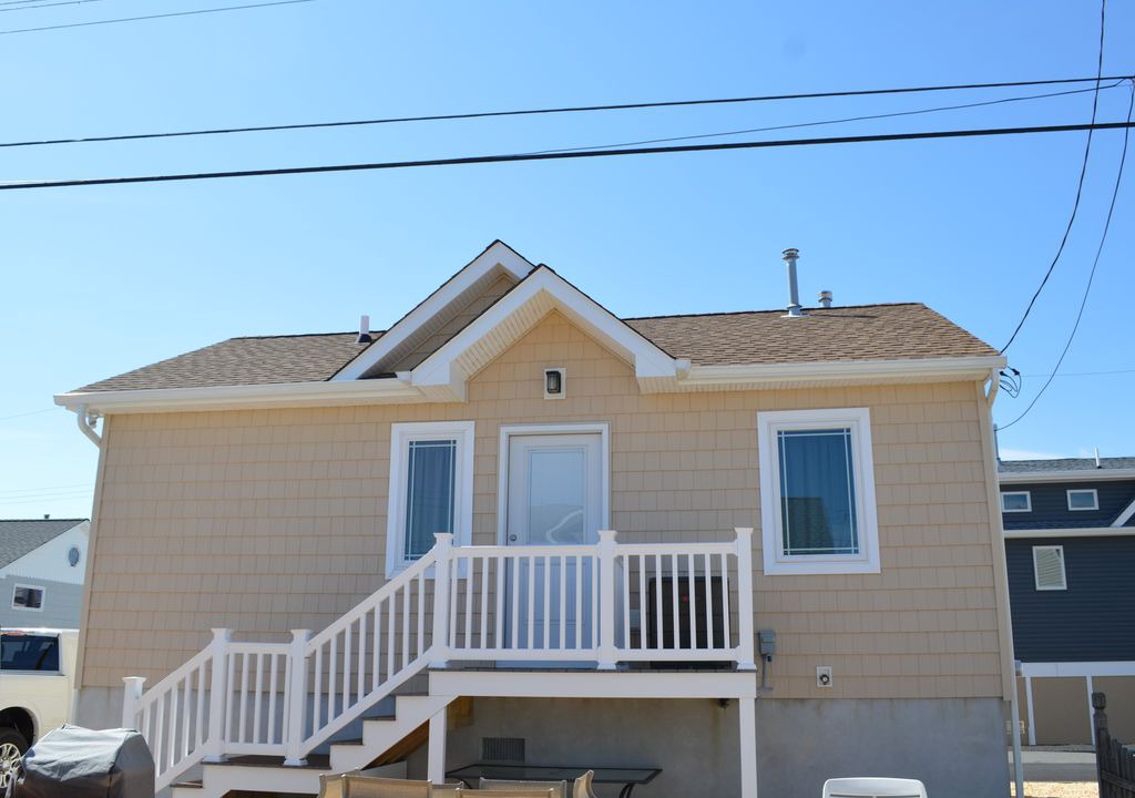 Dover Beaches North House | New Beach Home W/ Central Air! 1 Block To The Beautiful Ocean