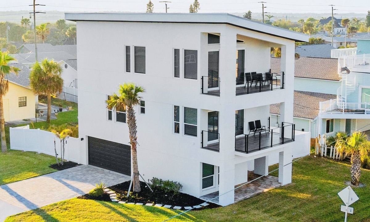 Wilbur-By-The-Sea House | NEW Directly Across from Beach with Pool