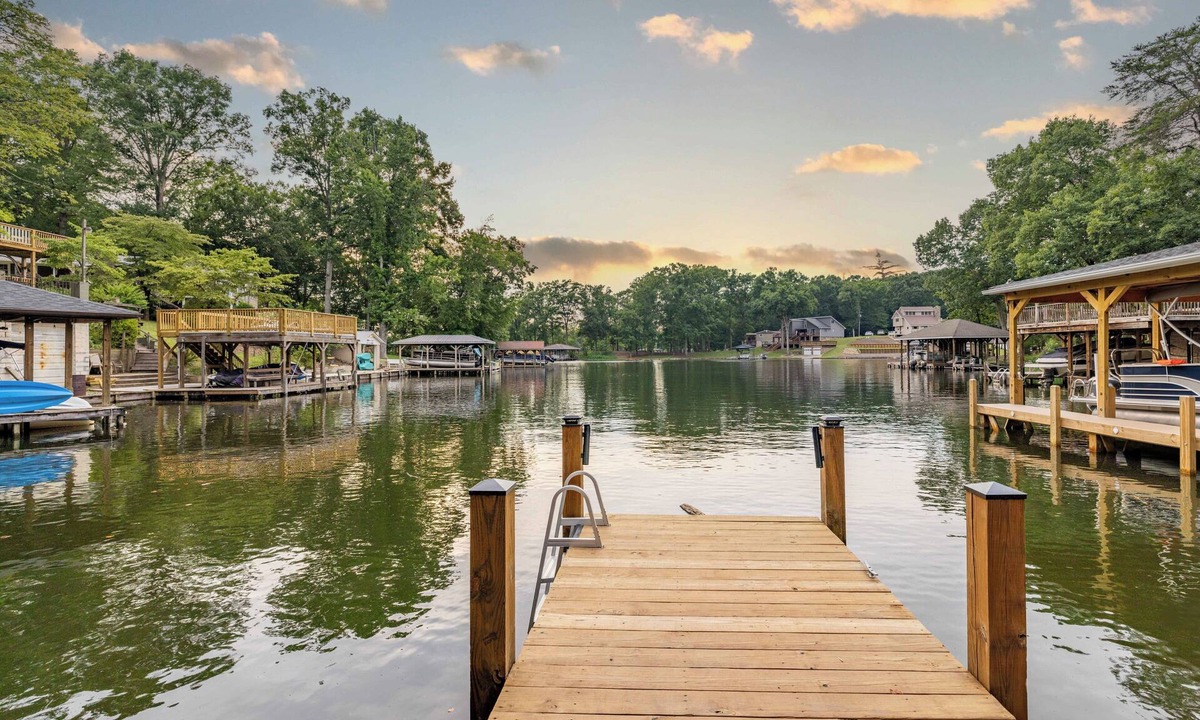 Mount Gilead House | New, waterfront, family size lake house in a quiet cove at Lake Tillery.