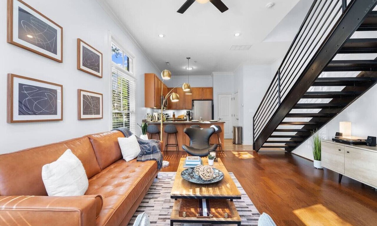 Greensboro Condo | NYC Loft in Downtown - Private & Quiet