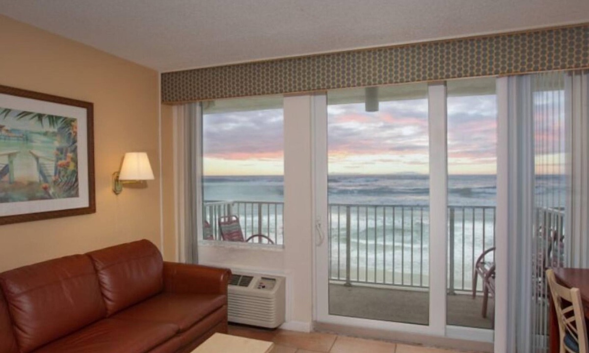 Daytona Beach Resort | Ocean Front Harbour Beach Resort