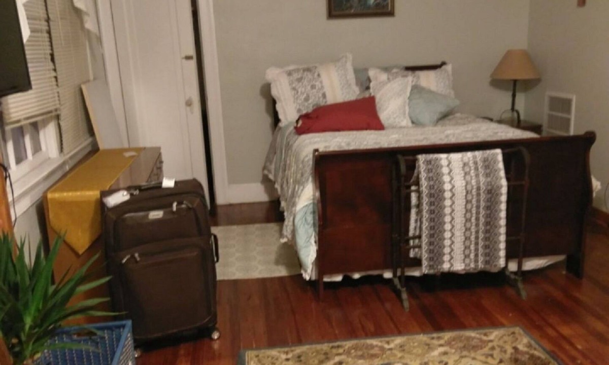 Seabreeze Historic District Apartment | Ocean View Beachside Old World Beauty