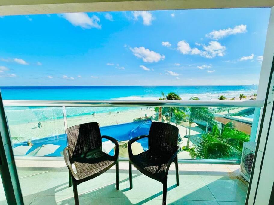 Punta Cancun Apartment | Ocean view suite 2 min walking to Coco Bongo od110