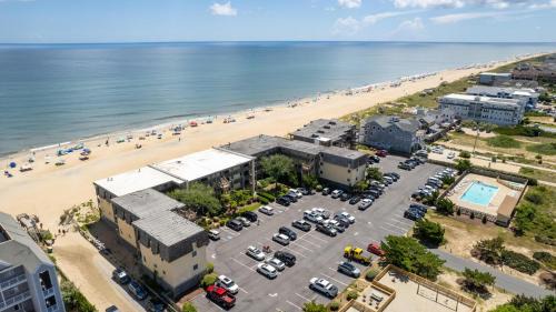 Kill Devil Hills Apartment | Oceanfront 2 Bedroom Condo at Golden Strand