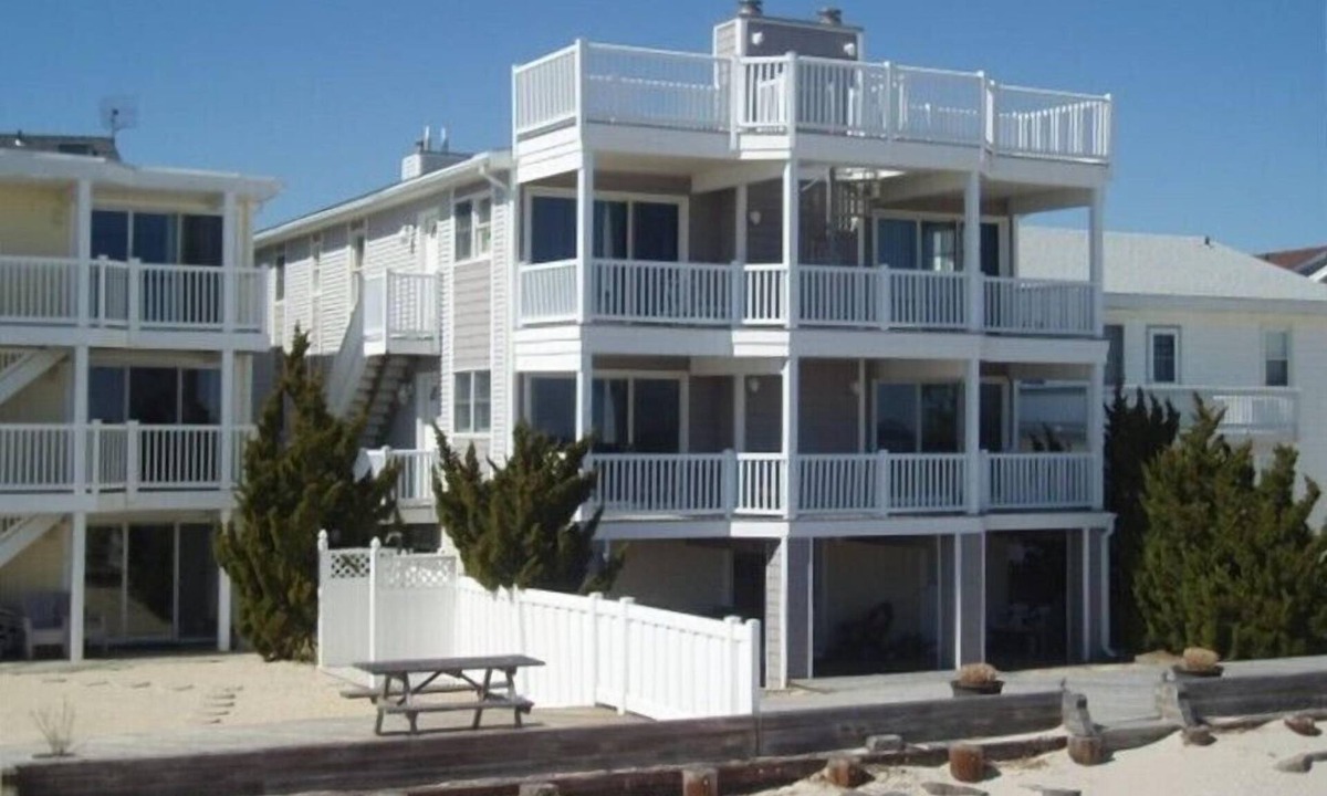 South End House | Oceanfront, On the Beach, Incredible Views!, Huge Beach Deck, 4 BR/4 BA