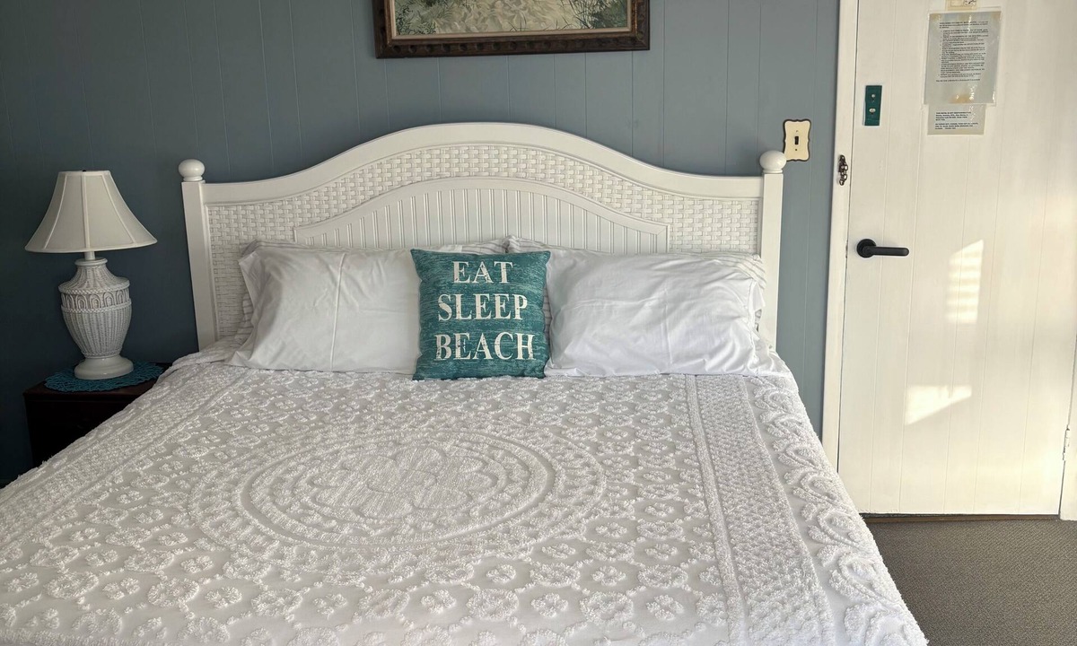 Beach Haven Hotel | Oceanside St. Rita Hotel Room
