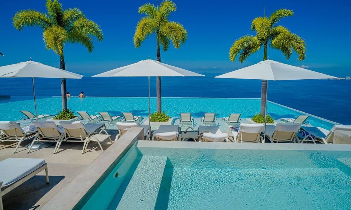 Amapas Condo | Oceanview Luxury Condo at Indah with Rooftop Infinity Pool & Private Restaurant