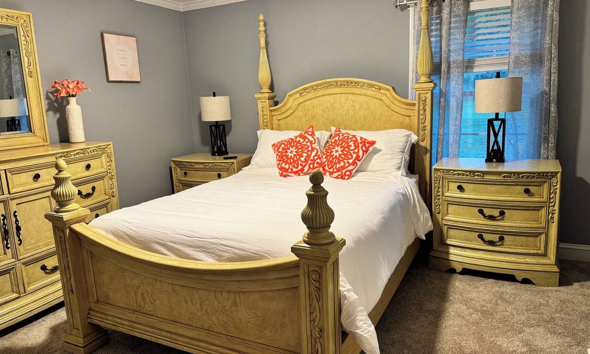 Monroe House | Peaceful Modern Country Home with all amenities