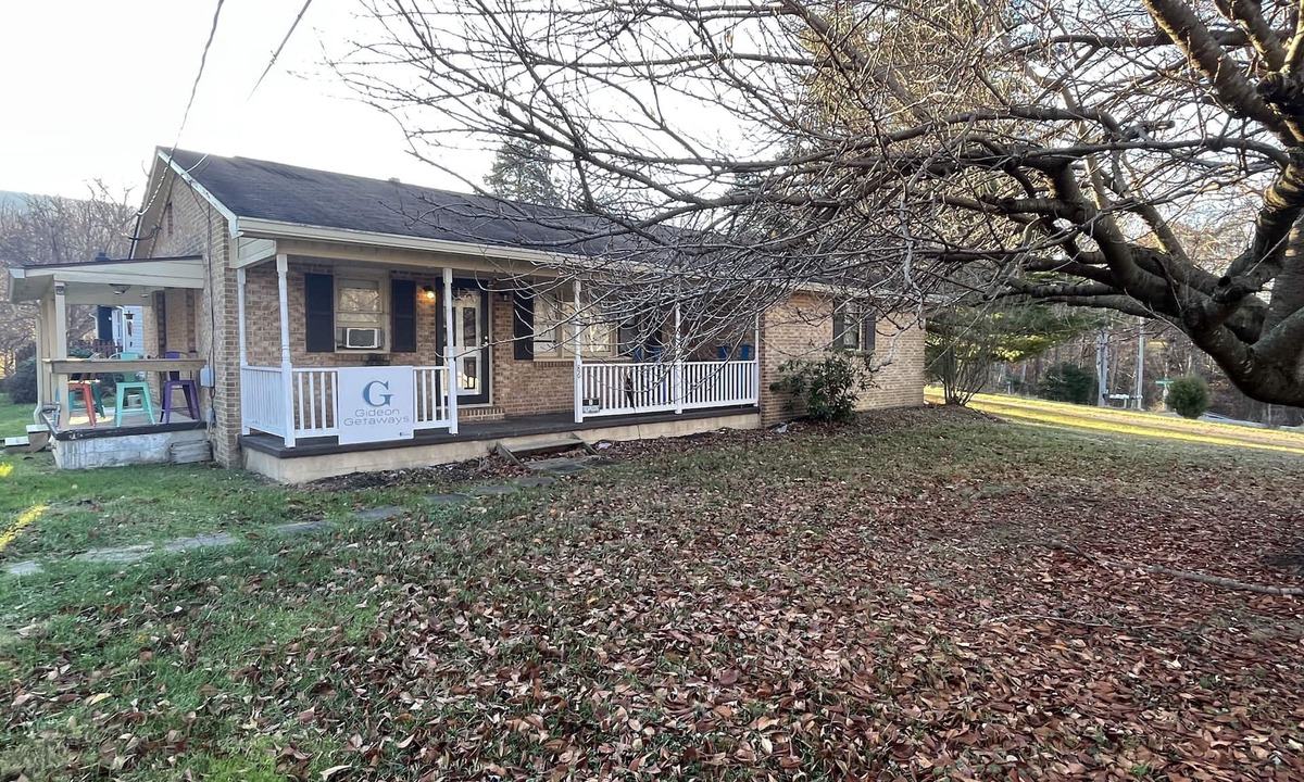 Millville House | Peaceful Single-Level Retreat, Near Harpers Ferry, Easy Access + Prime Location