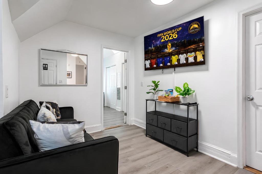 Constable Hook Apartment | Penthouse 4BR — 4BR/2BA/9 Beds