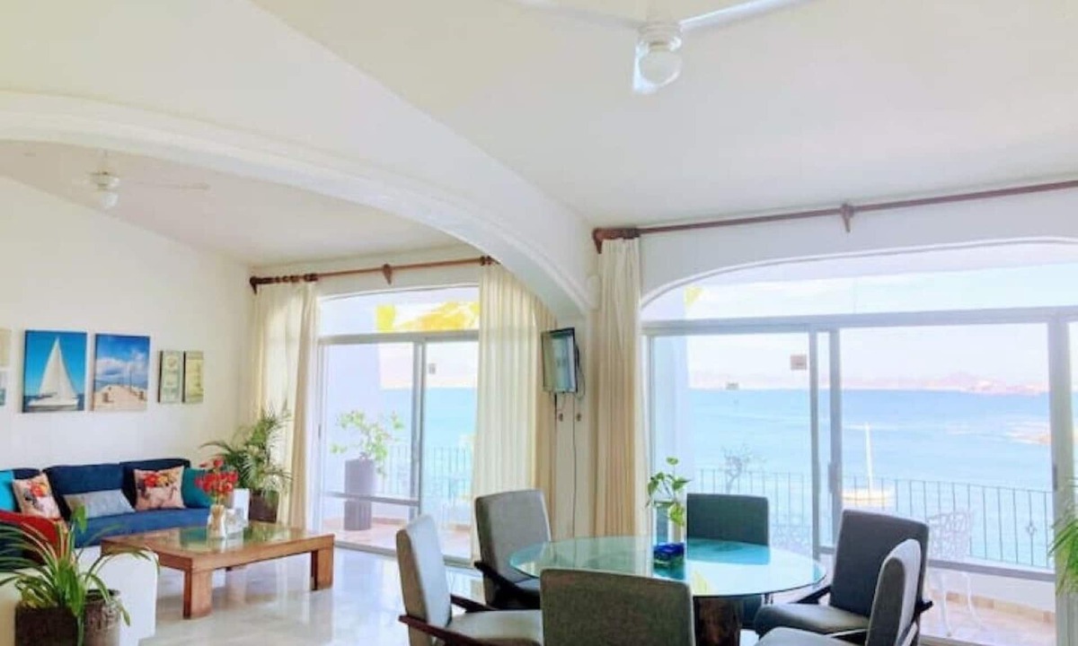 Manzanillo House | Penthouse apartment, 2 floors, ocean front.
