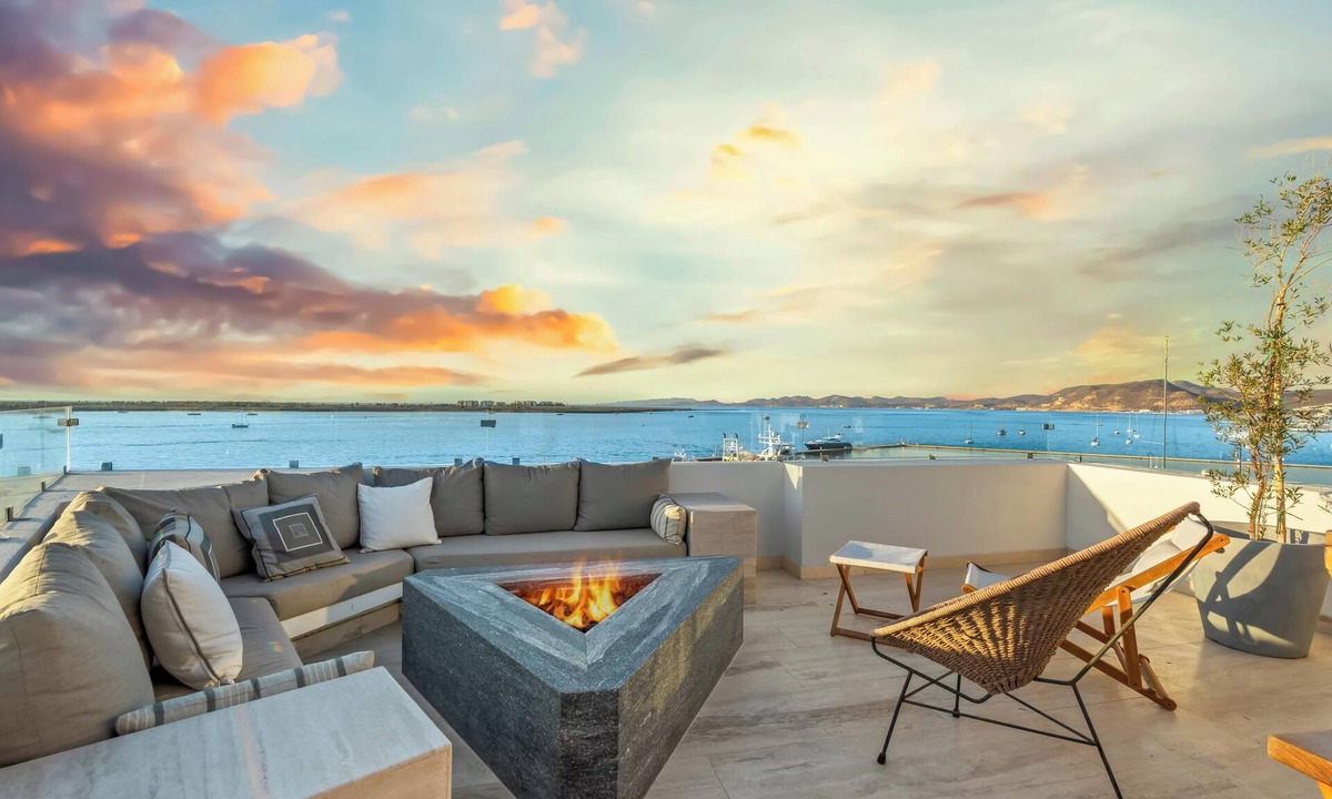 La Paz Apartment | Penthouse at Vista Coral with Sunset Views at Marina Cortez in Downtown La Paz