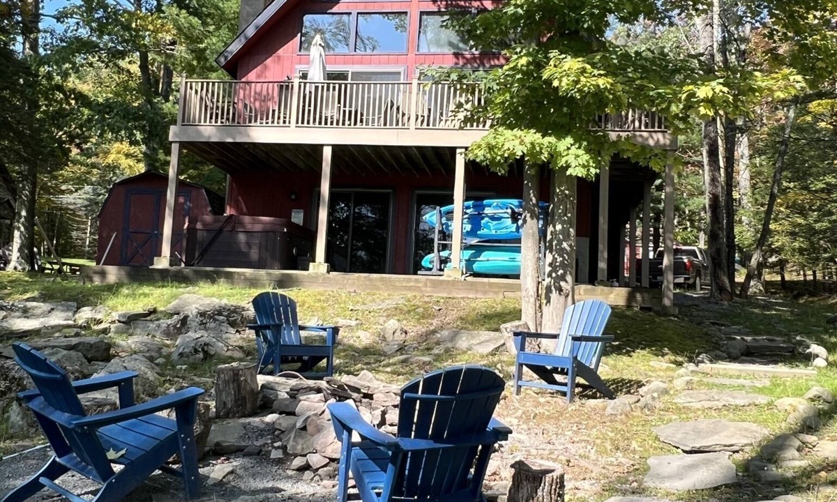 Lakeville Ski Chalet | Pet Friendly - Wallenpaupack with dock/Hot Tub