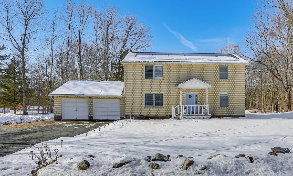 Newburgh Apartment | Pet Friendly & WFH Ready! Quiet Hudson Valley Apt