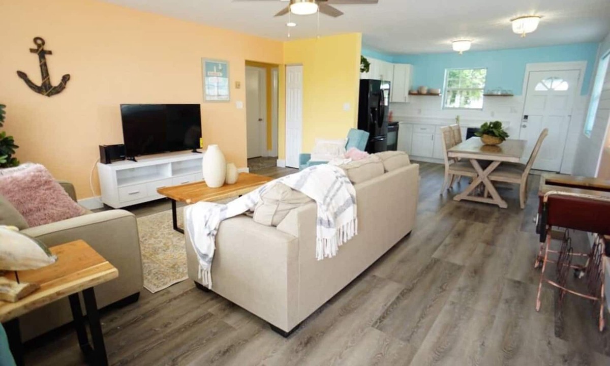Smith's Memento House | PETS OK! Beach Paradise! Walk to Ocean Center & Beach