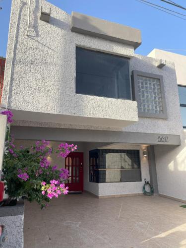 Juarez Municipality Apartment | Plácida casa cerca del consulado a 1500 metros del consulado americano