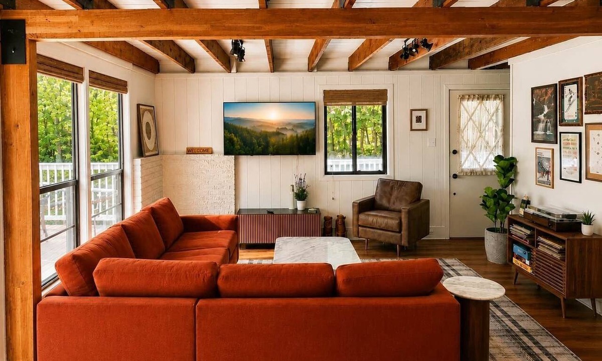 Briar Crest Woods House | Pocono Basecamp | Hot Tub Chalet + Big Game Room
