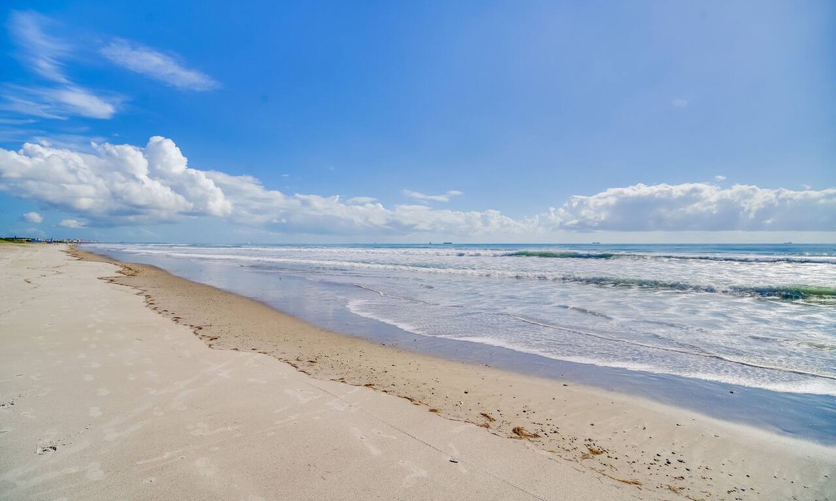 Cocoa Beach Condo | Pool, Hot Tub & Beach Access: Cocoa Beach Home!
