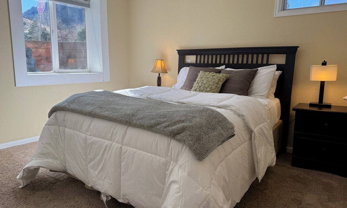 Devil's Thumb - Rolling Hill House | Private 2-Bedroom Garden Level Suite in Boulder Home, Great Views & Trail Access