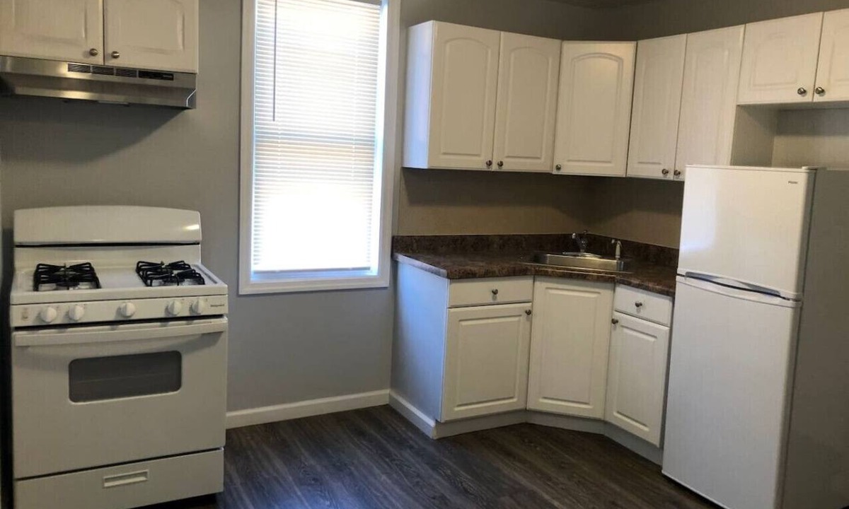 Linden Apartment | Private 2-bedroom, parking, bus to NYC nearby, MetLife Stadium 30 mins