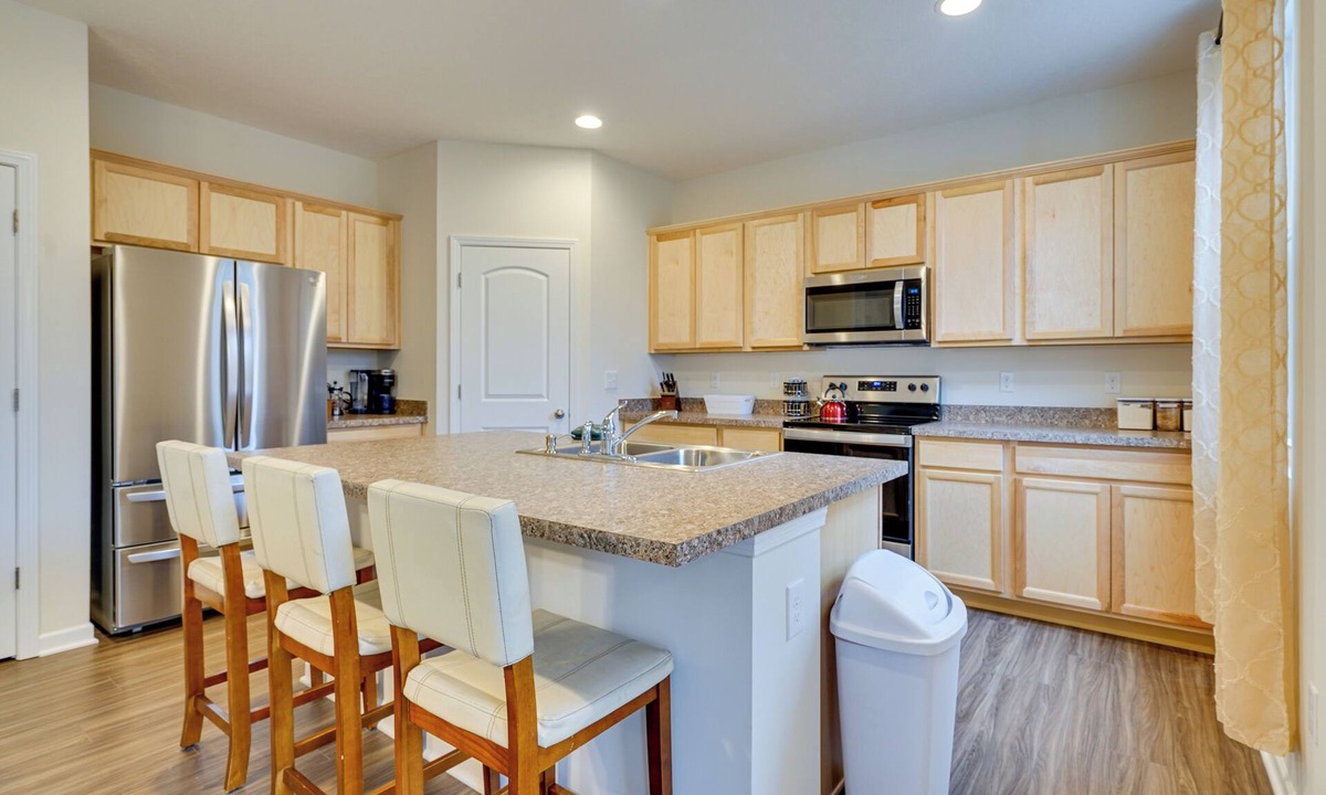 Johnstown Cottage | Private Backyard! Spacious Home 25 Mi to Columbus