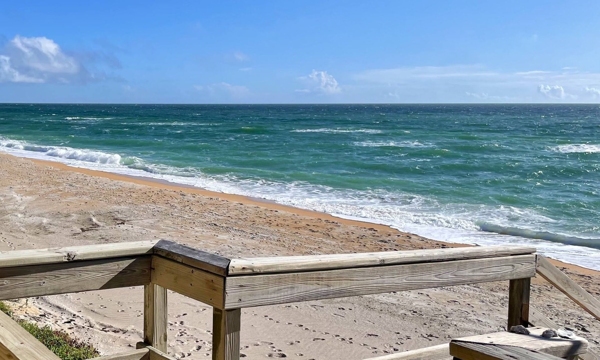 Painters Walk Apartment | PRIVATE BEACH RIGHT OUTSIDE YOUR DOOR!