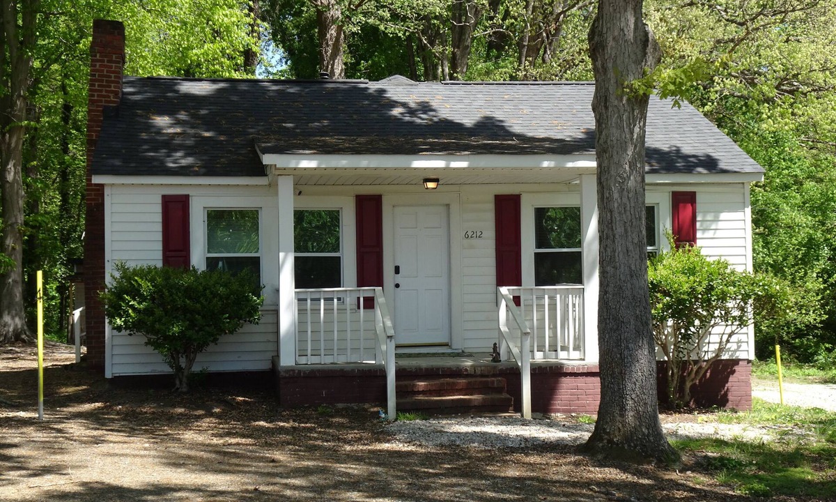 Toddville Road Bed & Breakfast | Private Comfortable 1-bed in enchanting Charlotte